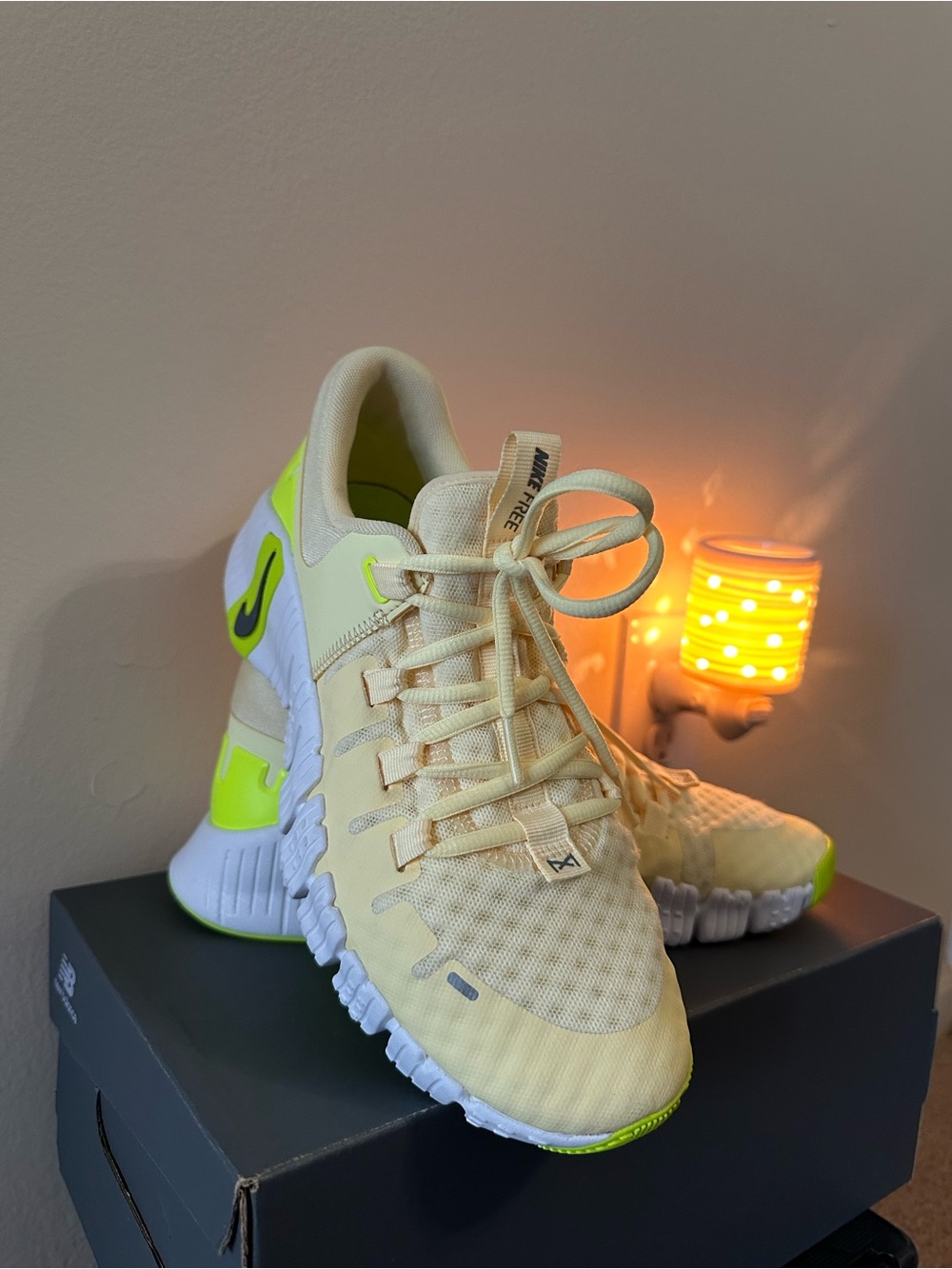 Nike Free Metcon 5 Women’s Training Sneakers in Pale Yellow & Neon Lime - Picture 3 of 11